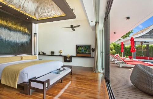 Hua Thanon Villa | Villa Julia: Beachfront Paradise with Private Pool & Chef