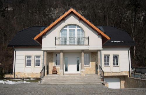 Zwierzyniec House | Villa Julia: Family-Friendly Stay with Top Ratings