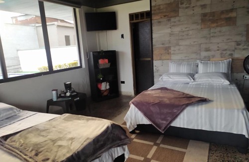 Uramba National Park House | Villa Juliana: Pet-Friendly Retreat with Pool & High Rating