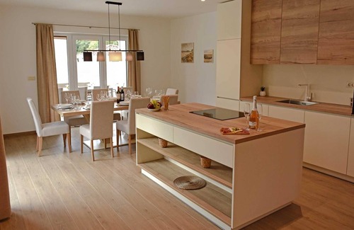 Rasopasno Villa | Villa Julija: Heated Pool, Pet-Friendly Escape Awaits