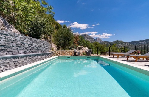 Zadvarje Villa | Villa June: Family-Friendly Two Bedroom Villa with Pool