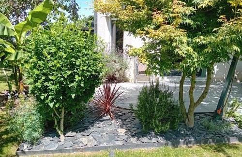 Miery House | Villa Jura Poligny: Oceanfront Getaway with Pet-Friendly Options