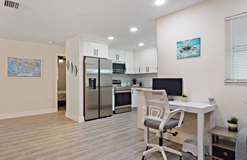 South Pinellas Community Council House | Villa Kailāsa: Poolside Retreat Just Minutes from the Beach