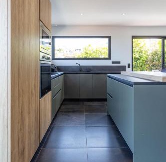 Solenzara Villa | Experience Villa Kalinas Corse with Oceanfront Pool Access