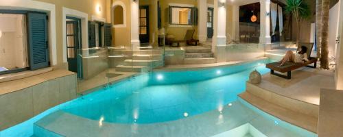 Loutra Villa | Villa Athena Kallergi: 4-Star Oceanfront Oasis with Pool