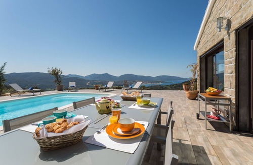 Olmeto Villa | Villa 'Kalliste': Oceanfront Retreat with Pool and Wi-Fi