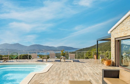 Olmeto Villa | Villa 'Kalliste': Oceanfront Retreat with Pool and Wi-Fi