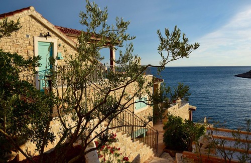 Vela Luka Apartment | Villa Kamen Blue Apartment: Oceanfront Escape with Pool