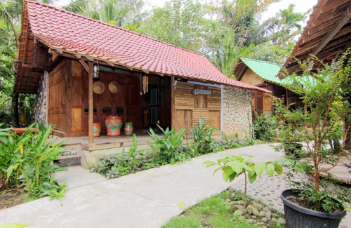 Sleman Villa | Experience Villa Kampung Ayem: Family-Friendly Getaway