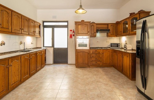 Ta' Għammar Villa | Villa Kannella Lussu: Family-Friendly with Private Pool