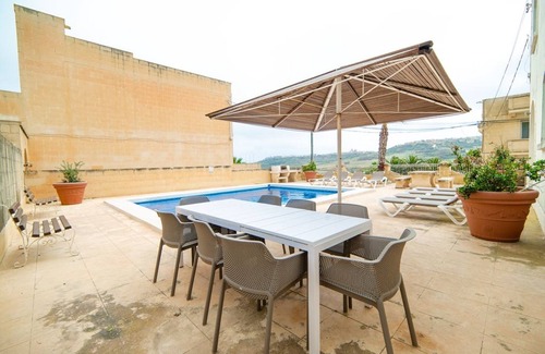 Ta' Għammar Villa | Villa Kannella Lussu: Family-Friendly with Private Pool