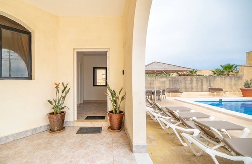 Ta' Għammar Villa | Villa Kannella Lussu: Family-Friendly with Private Pool