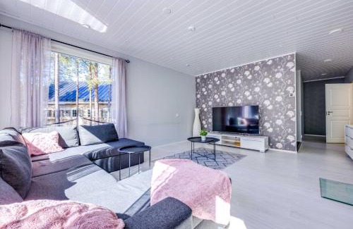 Kalajoki Apartment | Discover Villa Karhunkääpä: Pet-Friendly Beach Retreat