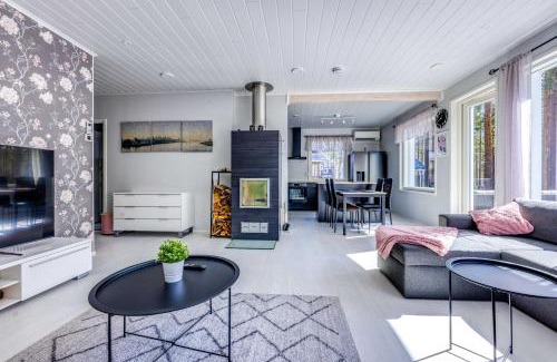Kalajoki Apartment | Discover Villa Karhunkääpä: Pet-Friendly Beach Retreat