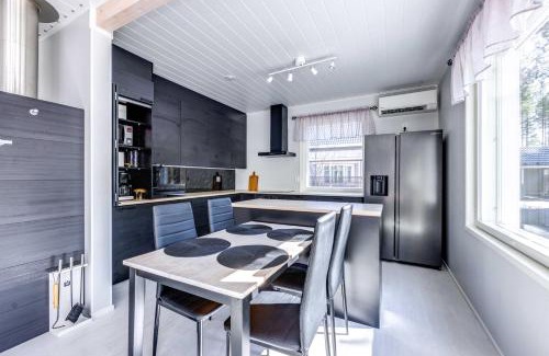 Kalajoki Apartment | Discover Villa Karhunkääpä: Pet-Friendly Beach Retreat