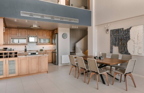 Antipata House | Villa Karmaniolos: Family-Friendly Oasis with Pool & Breakfast
