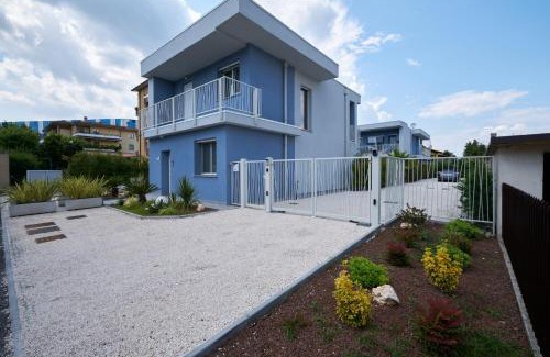 Desenzano del Garda Apartment | Villa Karolina: 4-Star Haven with Pool and Hot Tub