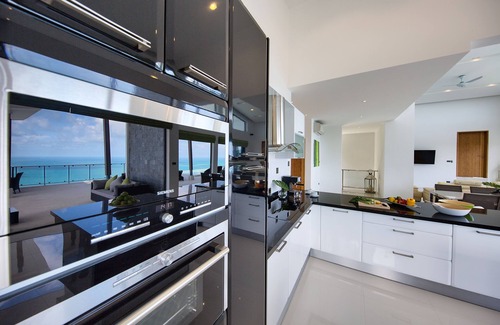 Maret Villa | Relax at Villa Karpe Diem with Pool and Ocean Views