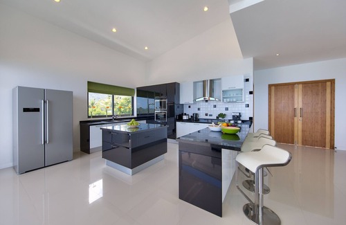 Maret Villa | Relax at Villa Karpe Diem with Pool and Ocean Views
