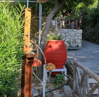 Archanes House | Villa Kazantzakis: Oceanfront Escape with Pool & 4 Stars