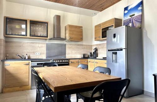 Entraigues-sur-la-Sorgue House | Villa Keromate air-conditioned with natural pool