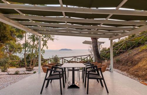 Paradhisos Villa | Oceanfront Escape at Villa Kelyfos by Casa Bloo