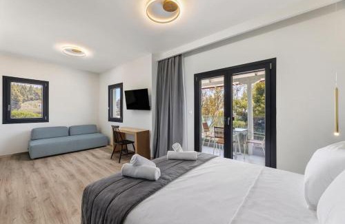 Paradhisos Villa | Oceanfront Escape at Villa Kelyfos by Casa Bloo