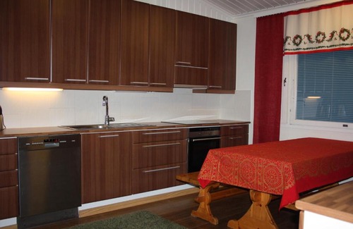 Rovaniemi House | Guest Rated 10/10 at Kemihaara with Inviting Hot Tub