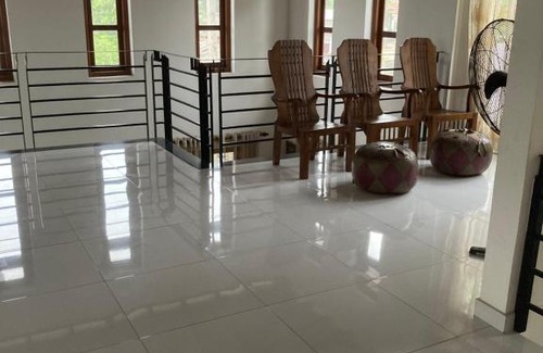 Kiribathgoda House | Family-Friendly Escape at Villa Kenz: Ideal for All Guests