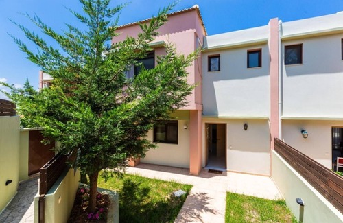Loutra House | Villa Kerkis: Relax by the Pool, 10 Min to Beach