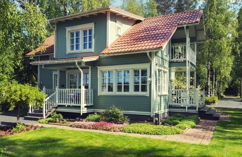 Nurmijarvi House | Unforgettable Villa Kesätie: Lakefront Escape with Spa