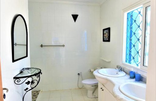 Zarzis Bed & Breakfast | Villa Kika Zarzis: Guest Rated 10/10 with Pool & Pet Friendly