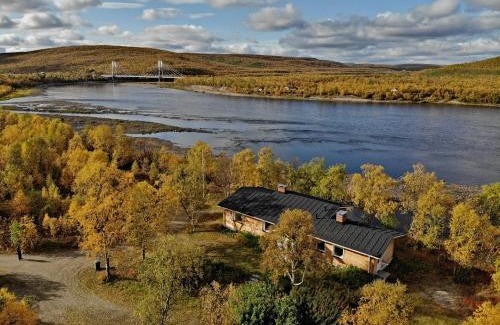 Utsjoki Villa | Beachfront Bliss at Villa Kinos - Rated 9.4/10 by Guests
