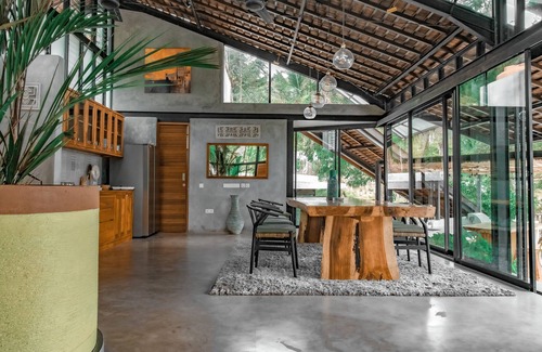 Selong Belanak House | Villa Kiri - Your Hideaway in a Tropical Jungle Oasis