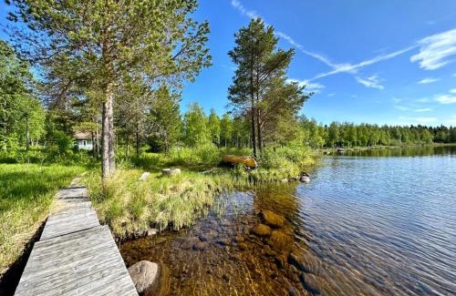 Kuusamo Ski Chalet | Relax at Villa Kitkanhelmi: Private Beach & Ocean Views