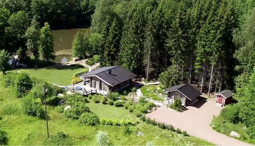 Pyhtaa Ski Chalet | Discover Villa Kivikoski: 4-Star Oceanfront Retreat