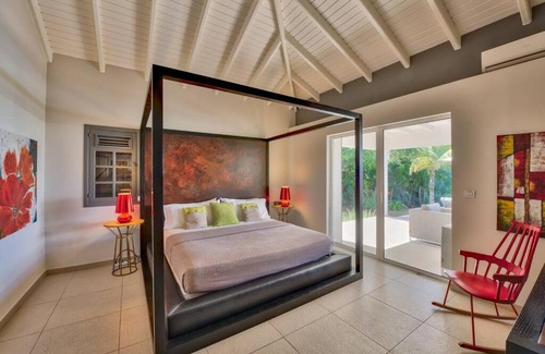 Les Terres Basses Villa | Relax at Villa Kiwi - Family-Friendly with a Pool