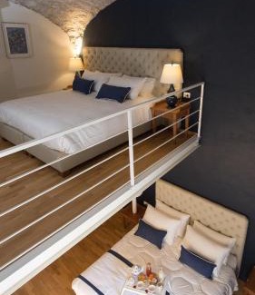 San Giorgio a Cremano Apartment | Villa Klaudia - Exceptional Stay with Hot Tub & Breakfast