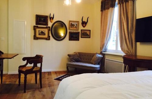 Poincare Apartment | Family-Friendly Retreat at Villa Kleber with Great Reviews