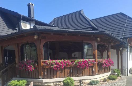 Mukinje House | Villa Knezevic: Family-Friendly Retreat with 9/10 Rating