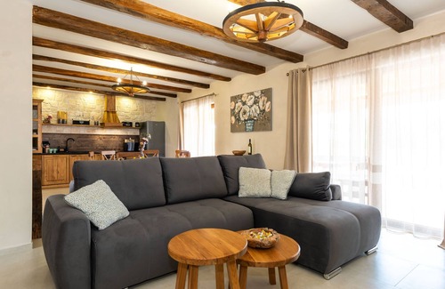 Drnis House | Discover Villa Kole: Oceanfront Retreat in Konjevrate