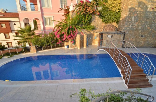 Konakli Villa | Villa Konak: Oceanfront Retreat with Pool & Pet-Friendly