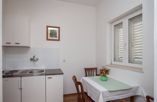 Rozat Apartment | Villa Konalić - Cozy Studio with Balcony & Sea View