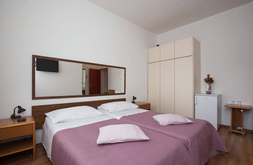 Rozat House | Villa Konalić: Inviting Room with Balcony & Sea View