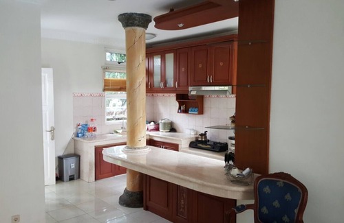 Cipanas Villa | Discover Villa Kota Bunga Homey in Eindhoven