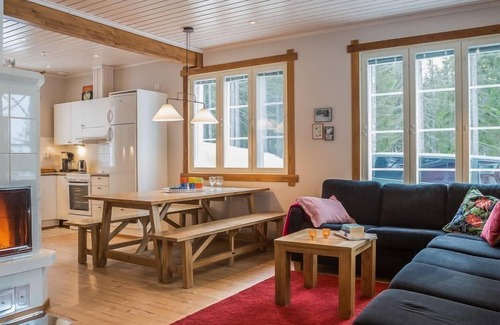 Multia House | Experience Villa Kukkula: Top-Rated Lake View Retreat