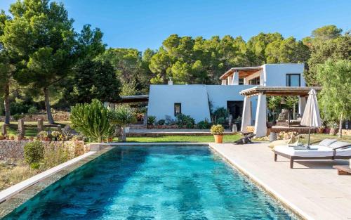 Sant Antoni de Portmany Villa | Experience Villa Kumharas: Oceanfront Pet-Friendly Retreat