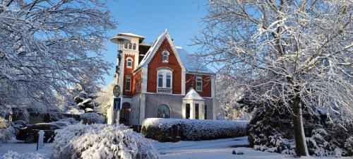 Drangstedt Apartment | Villa Kunterbunt: Family-Friendly Retreat by the Woods