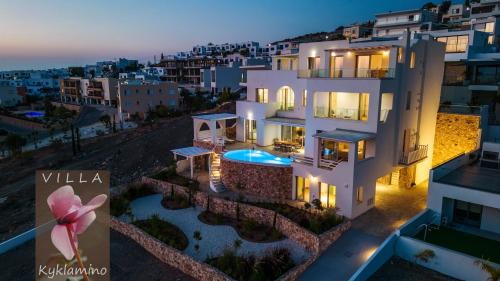 Chlorakas Villa | Villa Kyklamino - Exceptional Oceanfront Retreat with Pool
