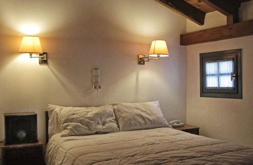 Panormos House | Relax at Villa Kynthia: 4-Star Comfort with Pool Access